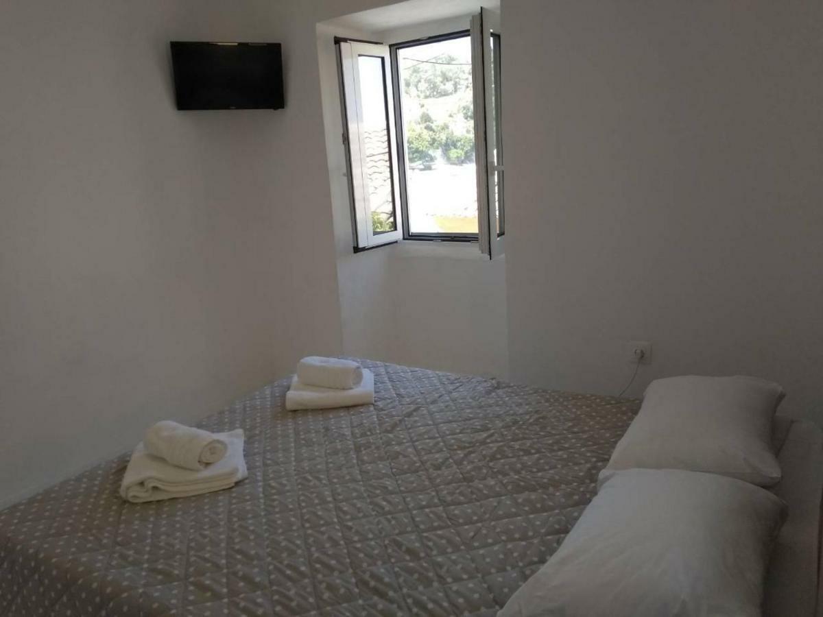 Tolos Budget Rooms Loggos Longós 외부 사진